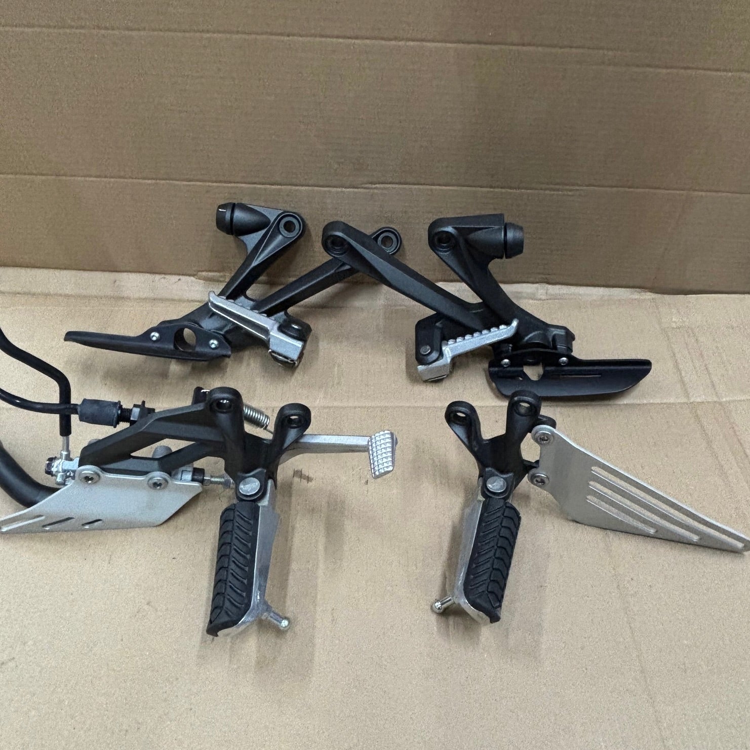 2023 Kawasaki ZX14 - Complete set of pegs (x4) – Ruppells