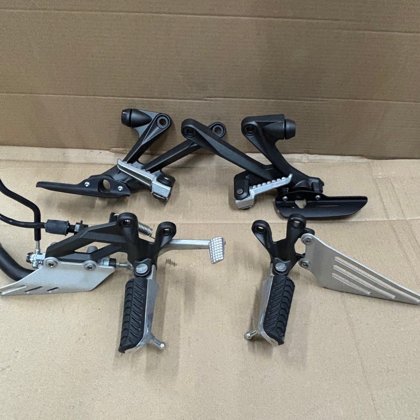 2023 Kawasaki ZX14 - Complete set of pegs (x4)