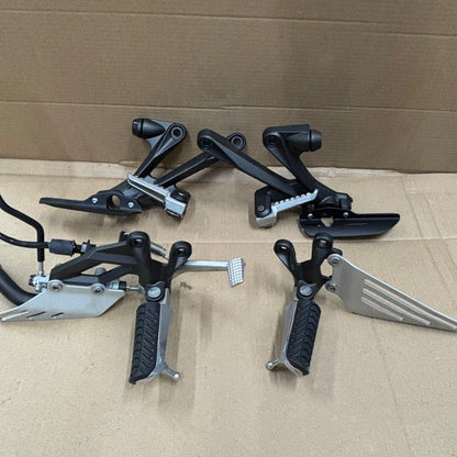 2023 Kawasaki ZX14 - Complete set of pegs (x4)