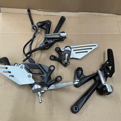 2023 Kawasaki ZX14 - Complete set of pegs (x4)